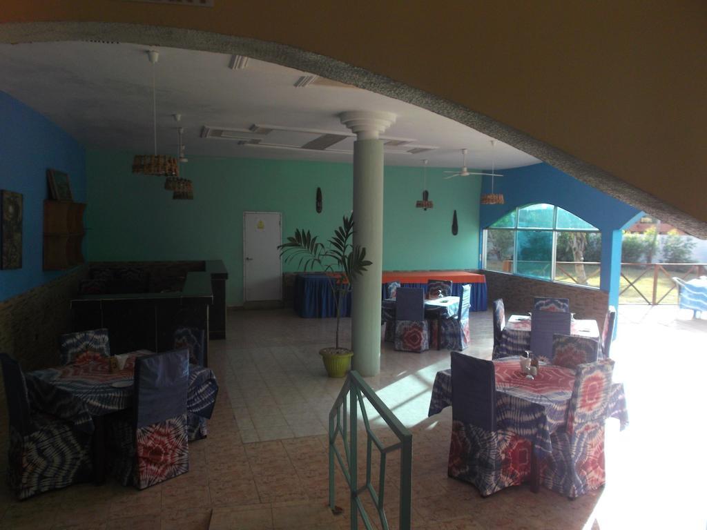 Golden Beach Hotel Serrekunda Exterior photo